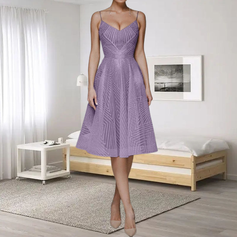 Gluschwein - Stylish V-neck strap A-line dress Violett
