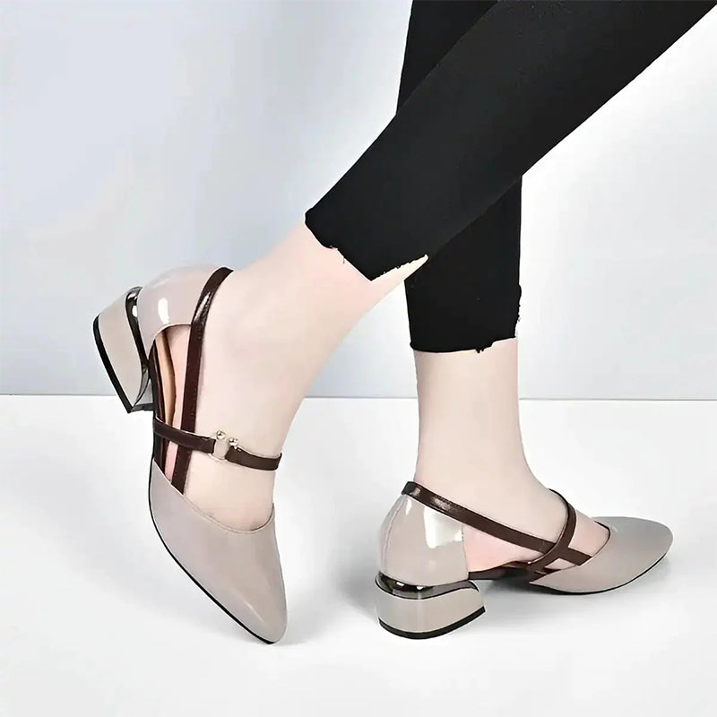 Gluschwein - Niedrig ausgeschnittene High Heels mit spitzer Zehenpartie