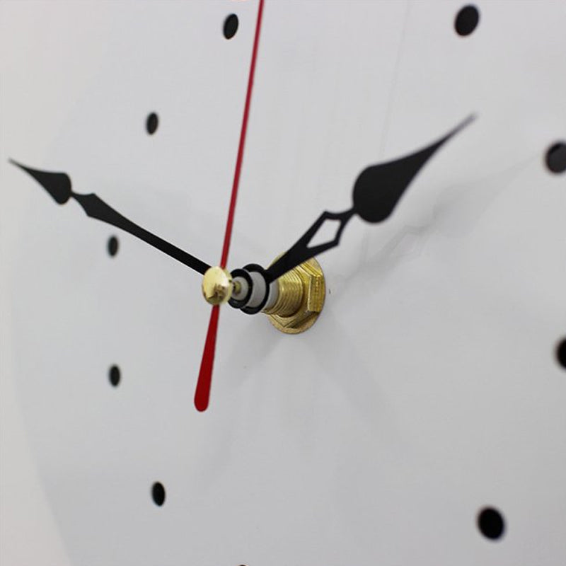 Gluschwein - Wanduhr mit wedelndem Schwanz der nordischen Katze