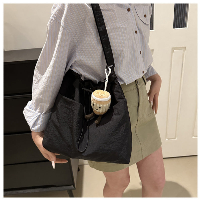 Bolso de hombro casual ultraligero y de gran capacidad.