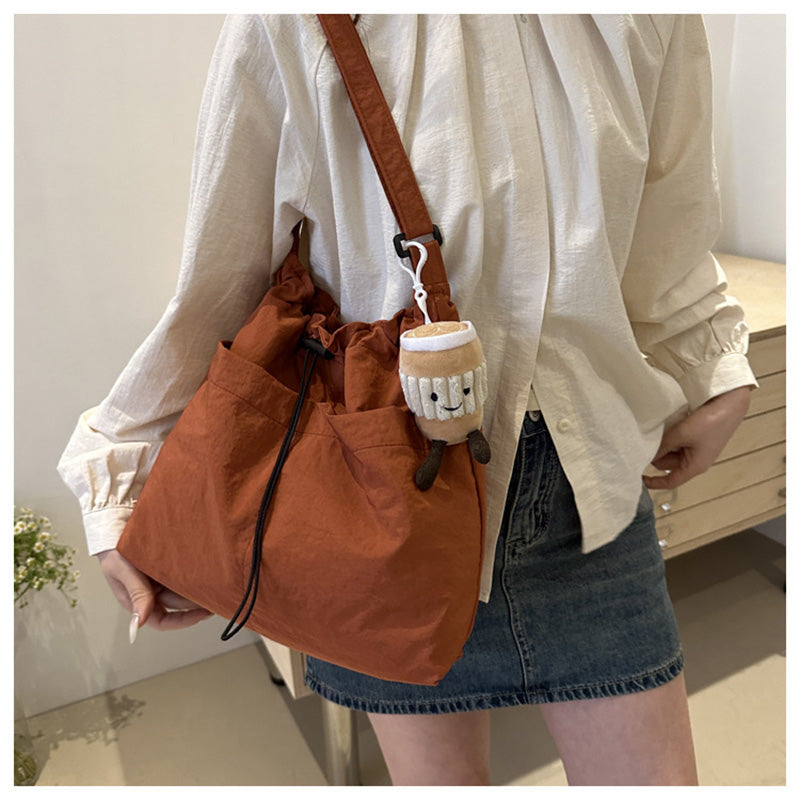 Bolso de hombro casual ultraligero y de gran capacidad.