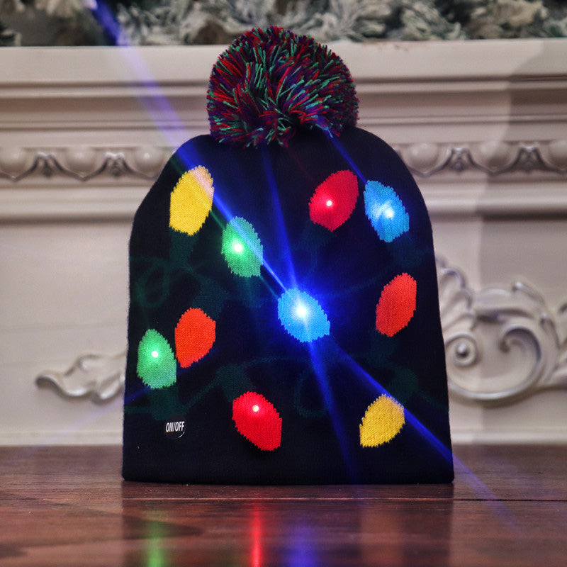 Gluschwein - Bunte leuchtende gestrickte Weihnachtsmütze SCHWARZE LICHTERKETTEN