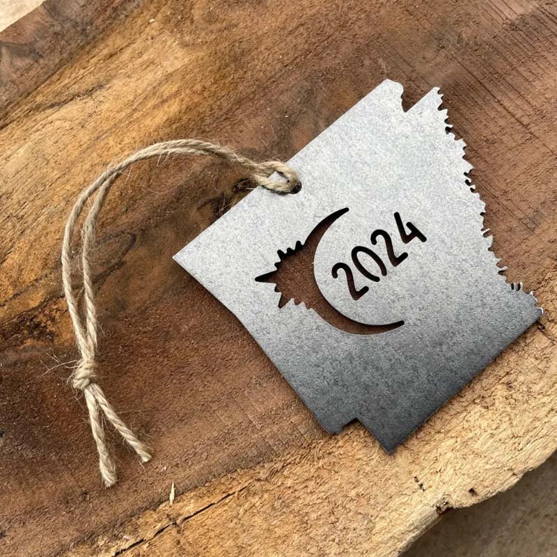 Gluschwein - 2024 Gedenkmetall-Ornament Arkansas