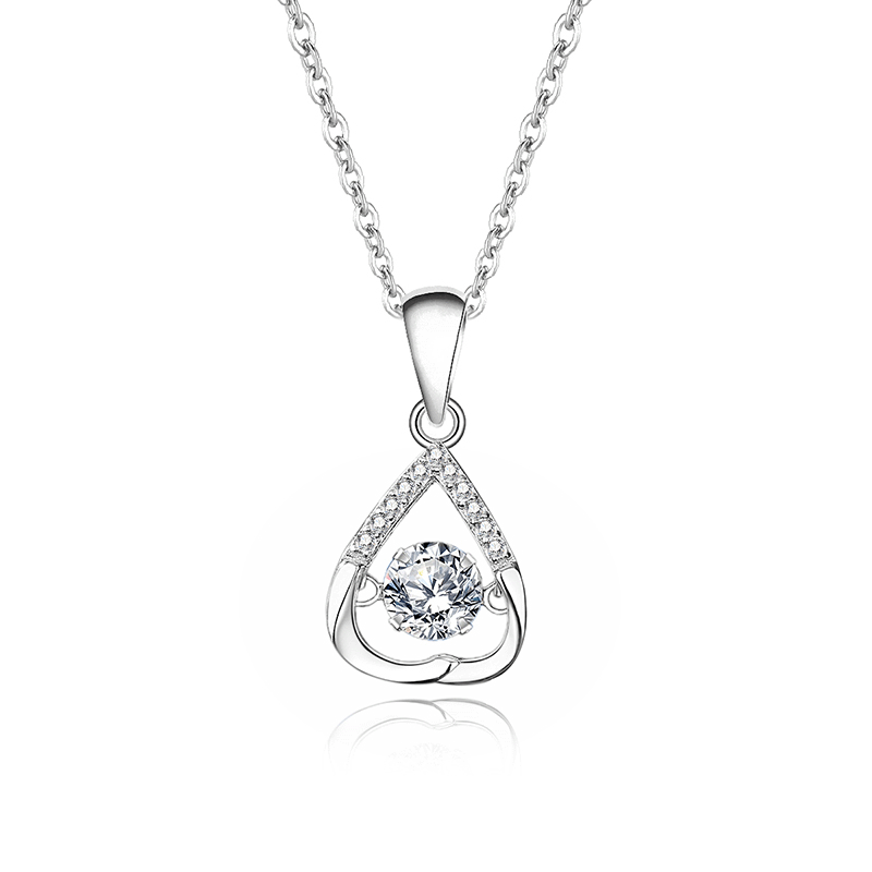 Gluschwein - Sparkling Zirconia Heart Necklace