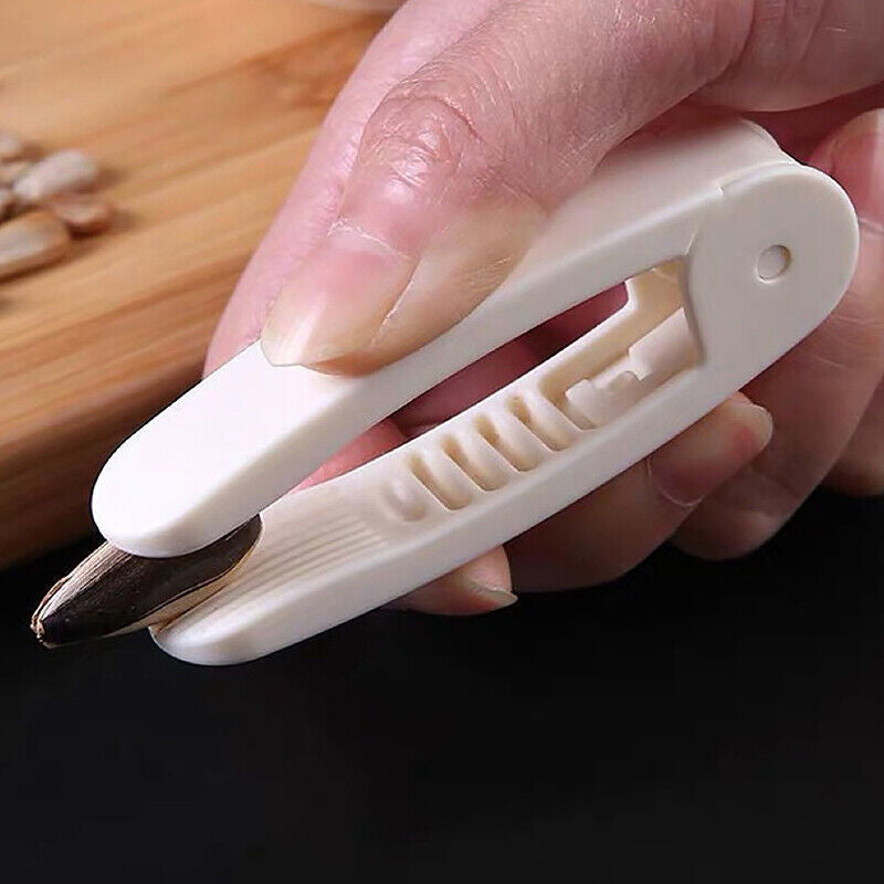 Gluschwein - Peanut Seed Peeler Plastics Peanut Clip