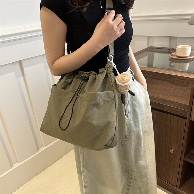 Bolso de hombro casual ultraligero y de gran capacidad.