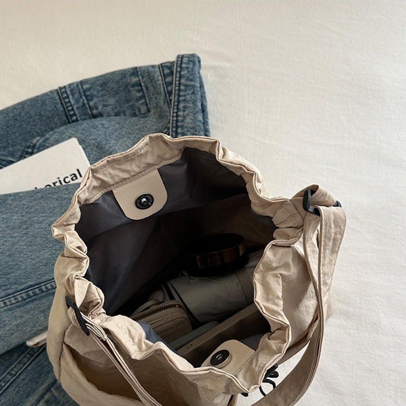 Bolso de hombro casual ultraligero y de gran capacidad.