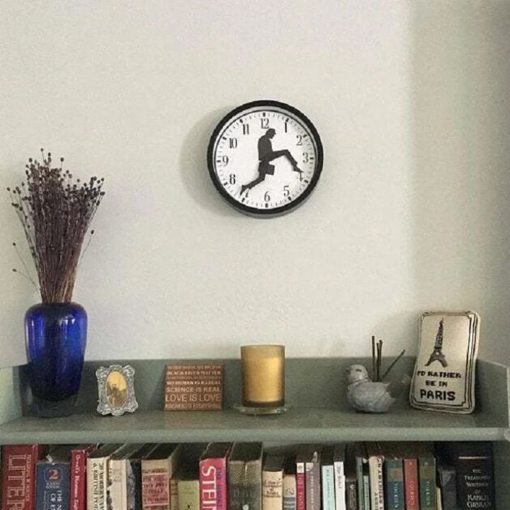 Horloge murale Silly Walk