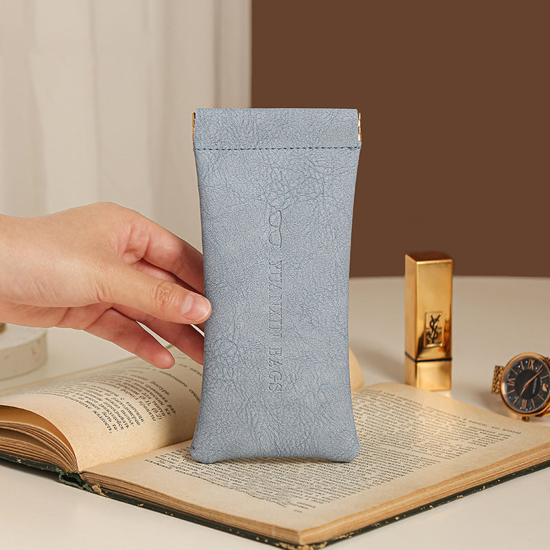Gluschwein - Aufbewahrungstasche aus Leder mit Schnalle Blau