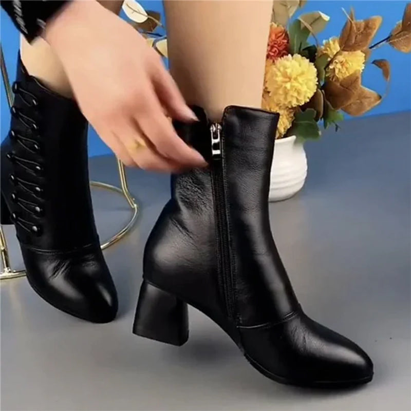 Gluschwein - Warme Lederstiefeletten mit seitlichen Knöpfen für Damen