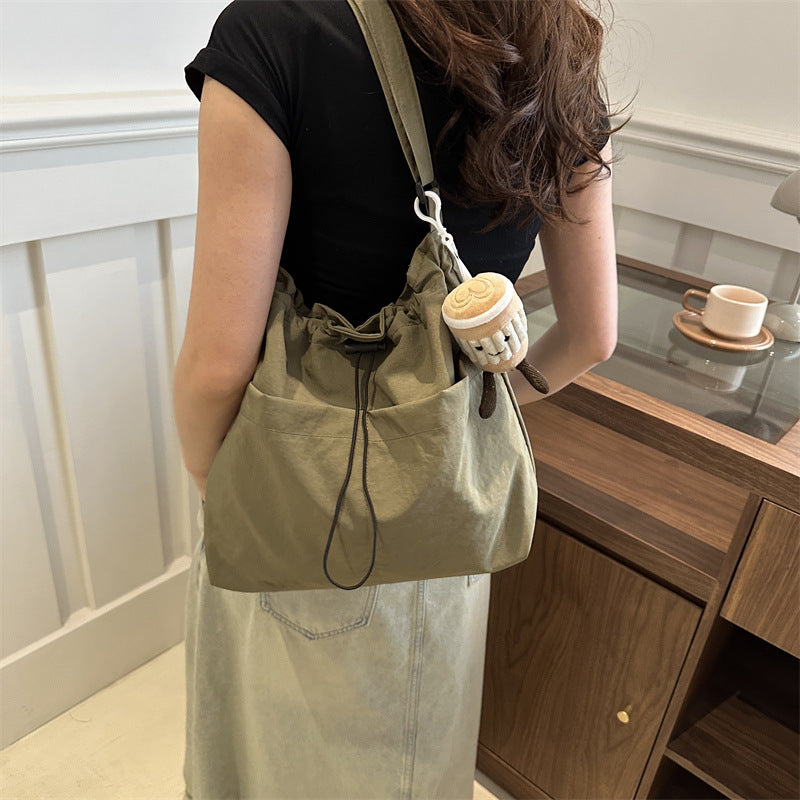 Bolso de hombro casual ultraligero y de gran capacidad.
