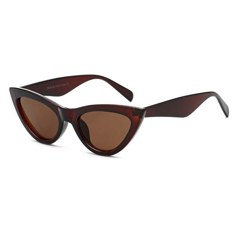Gluschwein - Stylische Cat-Eye-Sonnenbrille Braune Linse mit braunem Rahmen