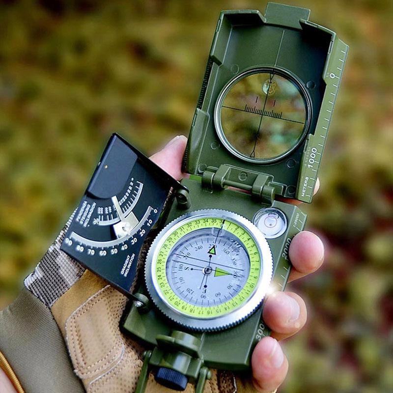 Multifunktionaler Militärkompass für Peilung und Navigation