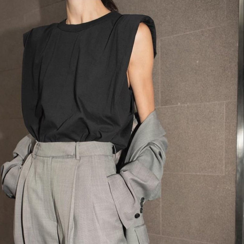 Gluschwein - Sleeveless Crew Neck Solid Knit Top