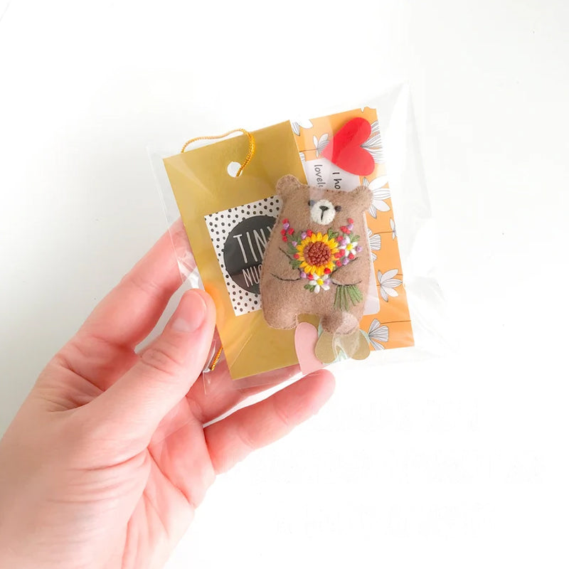 Gluschwein - Kleine Tasche Hug Blumen Blumenstrauß Bär