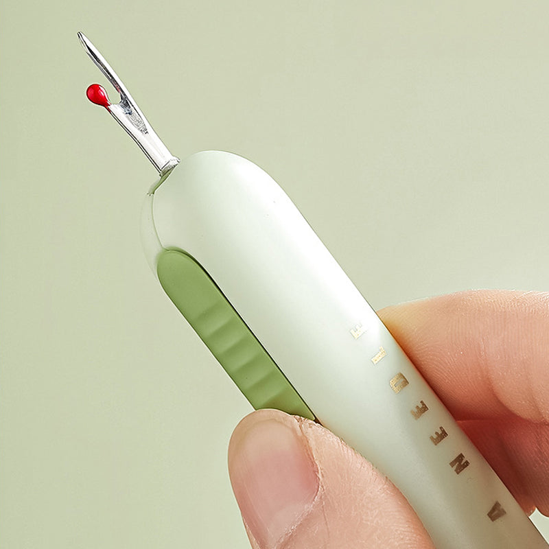 Gluschwein - 2 In 1 Needle Threader Seam Ripper