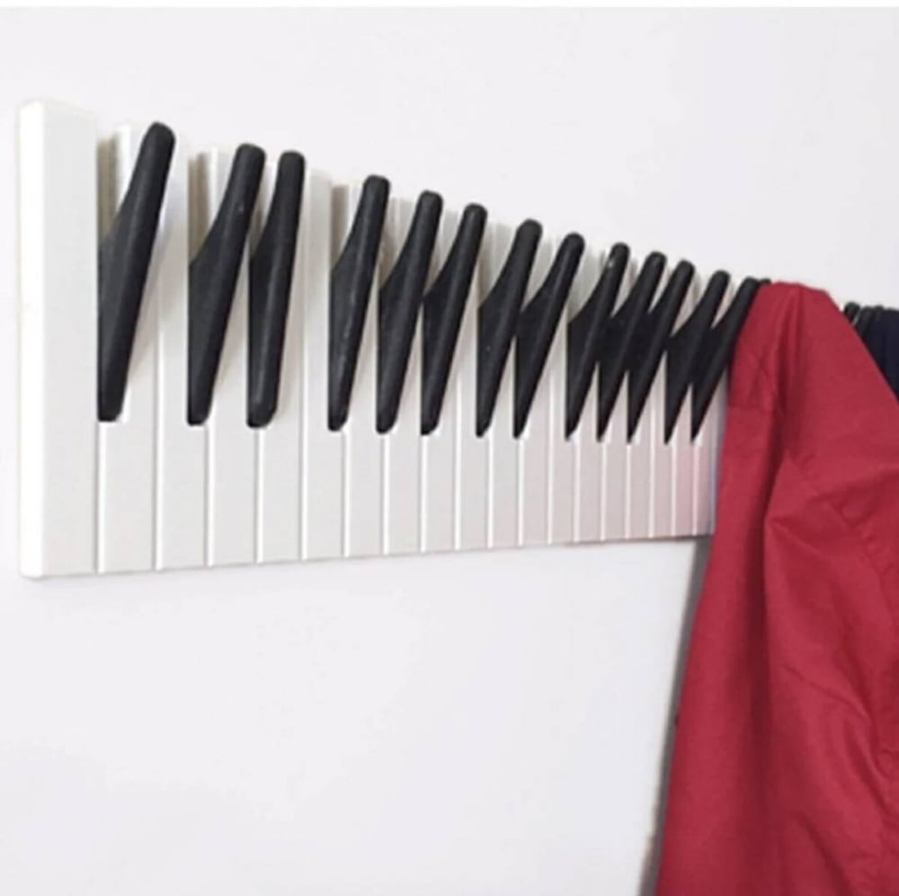 Wandgarderobe – Kreatives Klavierdesign für Musikliebhaber & Kinderzimmer