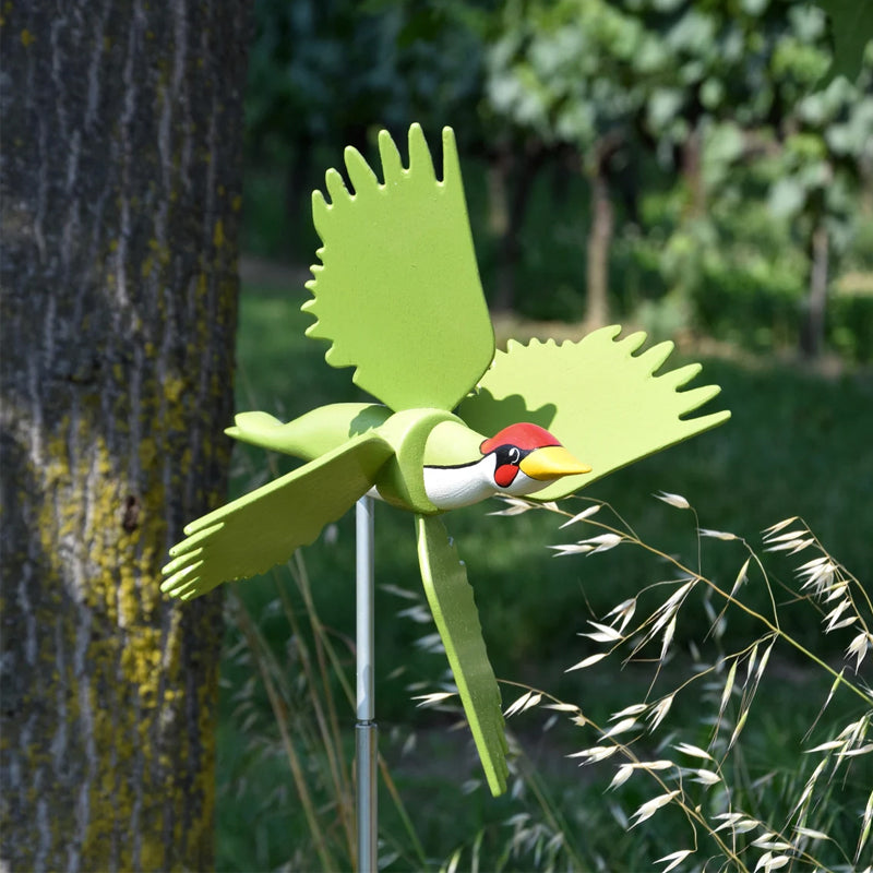 Gluschwein - Windmühle mit Möwe als Gartendekoration