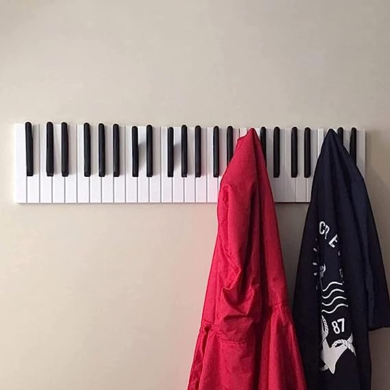 Wandgarderobe – Kreatives Klavierdesign für Musikliebhaber & Kinderzimmer
