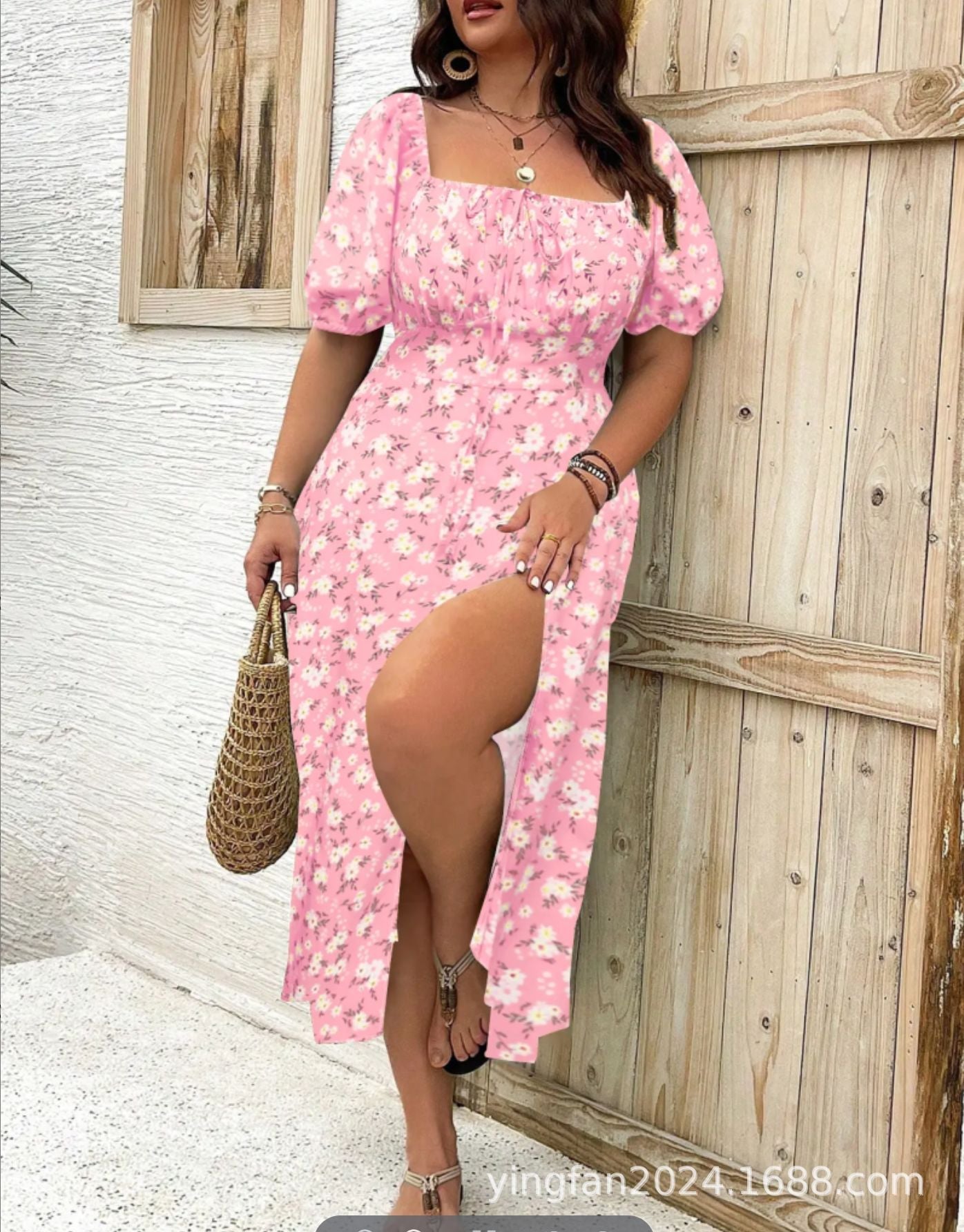 🌼👗 Sommerliches Kurzärmliges Kleid mit Blumenmuster & Schlitz