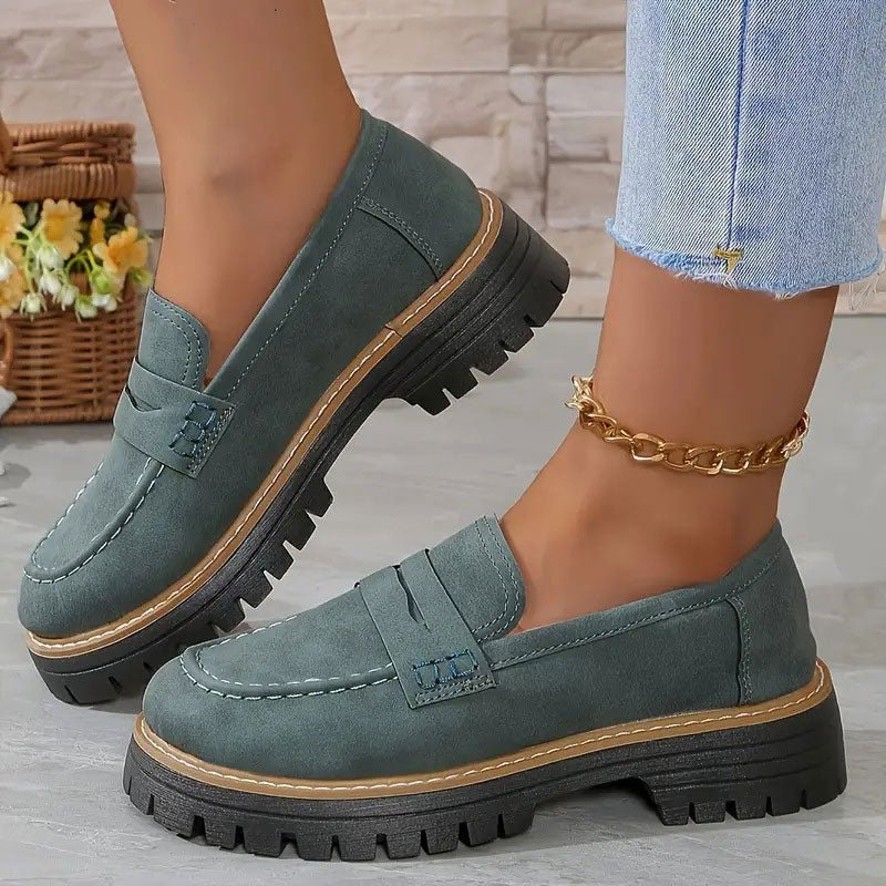 Cassandra – Chaussures élégantes à enfiler en daim