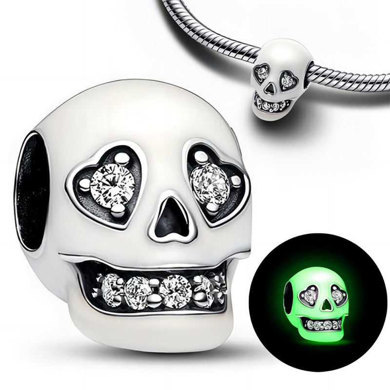 Gluschwein - Im Dunkeln leuchtender, funkelnder Totenkopf-Anhänger
