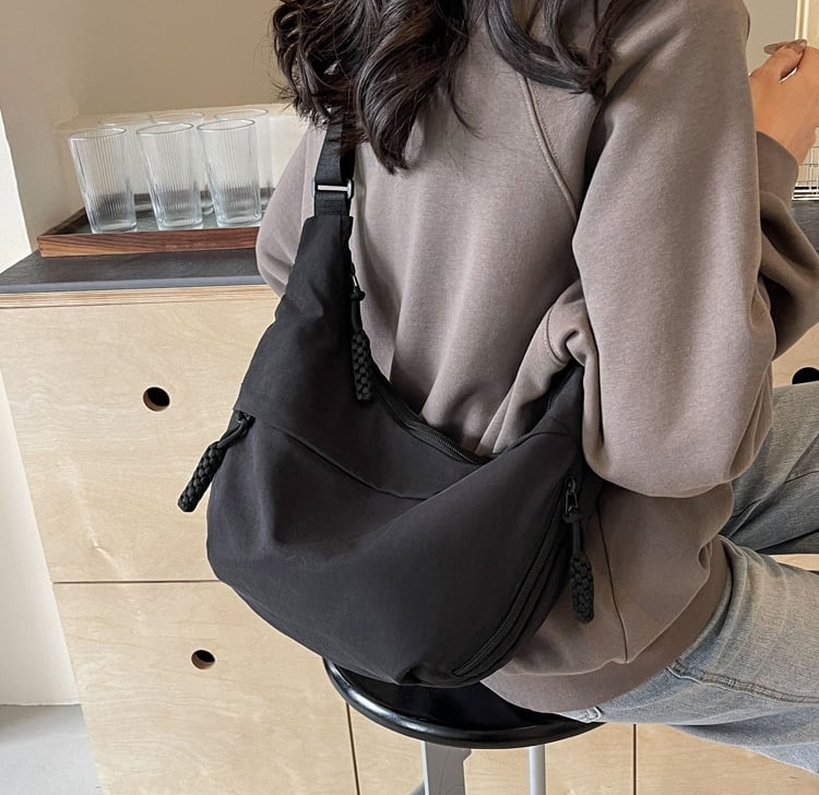 50% DE DESCUENTO | Bolso bandolera de mujer de moda en nailon liso