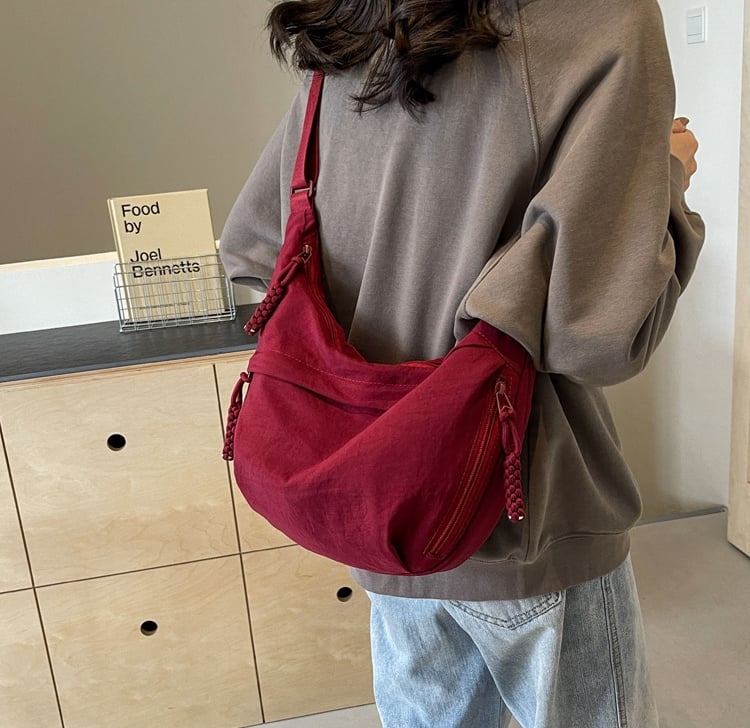 50% DE DESCUENTO | Bolso bandolera de mujer de moda en nailon liso