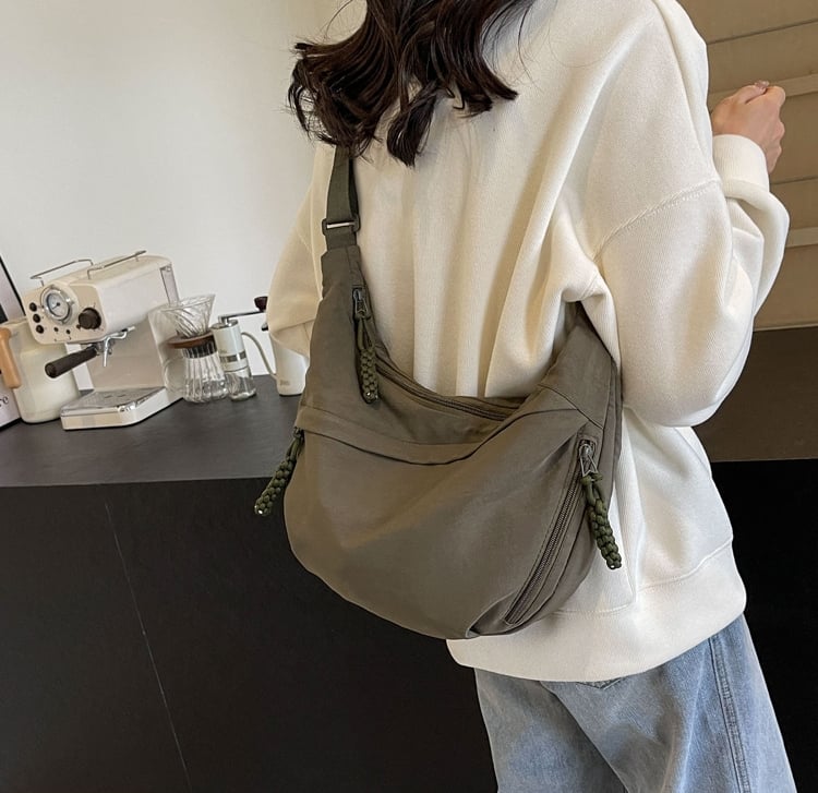 50% DE DESCUENTO | Bolso bandolera de mujer de moda en nailon liso
