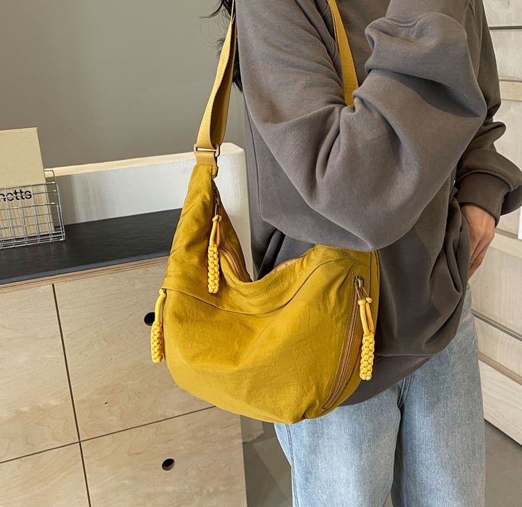 50% DE DESCUENTO | Bolso bandolera de mujer de moda en nailon liso