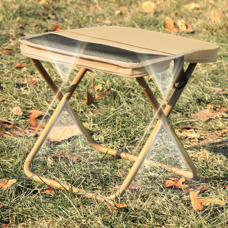 Taburete plegable: estable, ligero e impermeable para llevar.