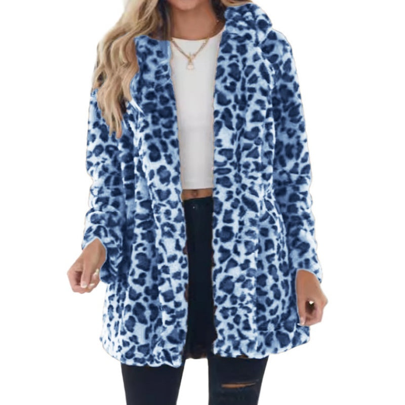 Stilvoller Damen-Kunstfellmantel mit Leopardenmuster