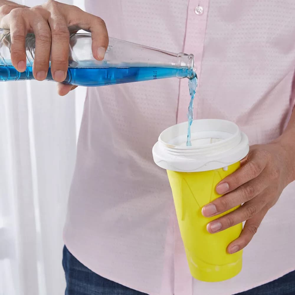 SlushyCup - Slushy-Becher zum Quetschen – Für Eisgetränke in Minuten
