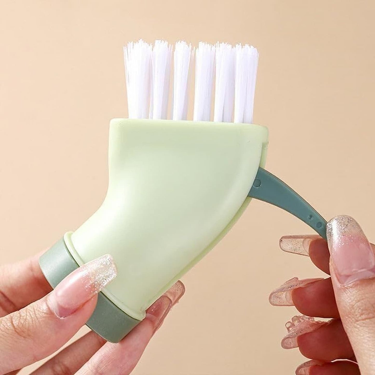 BottleScrubbr - Reinigungsbürste mit Wasserflaschen-Adapter – Passt auf gängige Flaschen