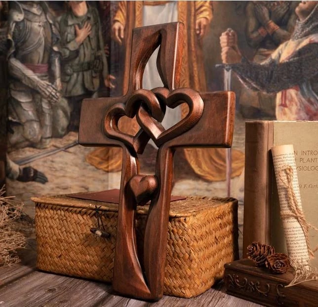 ❤️✝️Handgefertigtes Holzkreuz mit verschlungenen Herzen