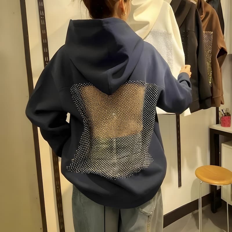 BackLessHoodie - Entfachen Sie Ihr Selbstbewusstsein mit gemütlicher Wärme und einem auffälligen, rückenfreien Flair