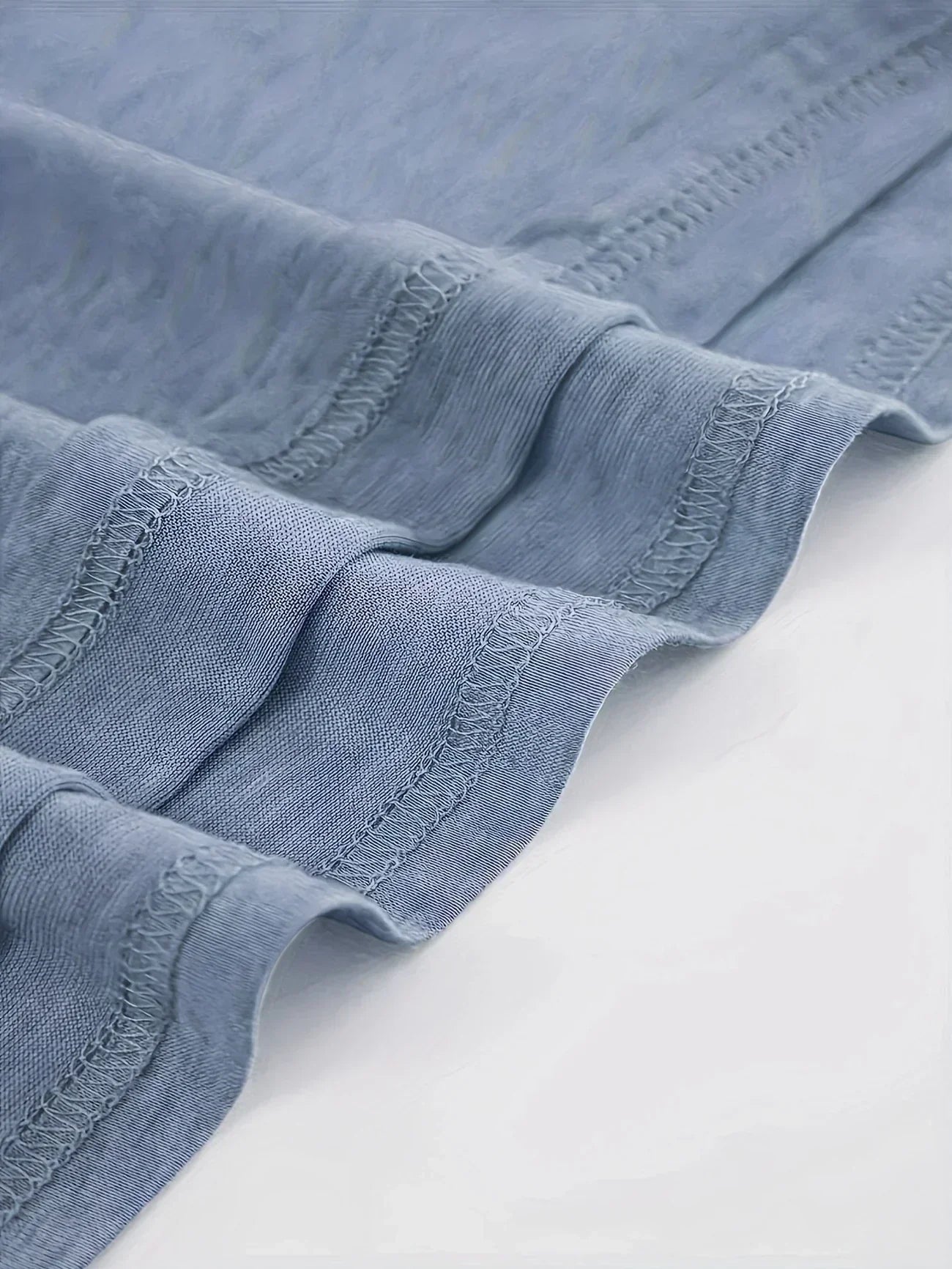 Amouryn | Chemise à imprimé cœur, col en V et légèreté décontractée 