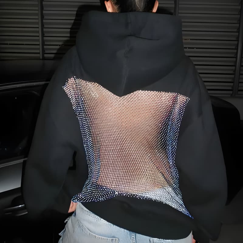 BackLessHoodie - Entfachen Sie Ihr Selbstbewusstsein mit gemütlicher Wärme und einem auffälligen, rückenfreien Flair