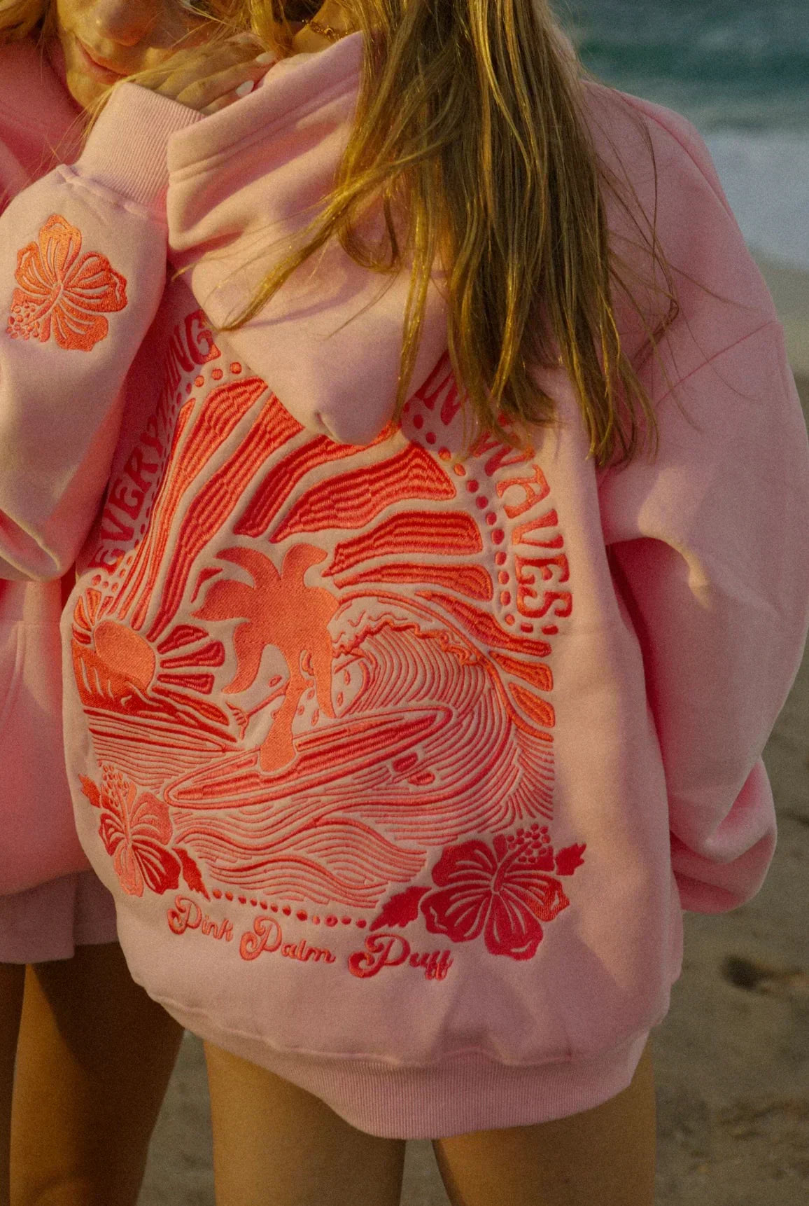 Junio ​​- Brilla con esta sudadera