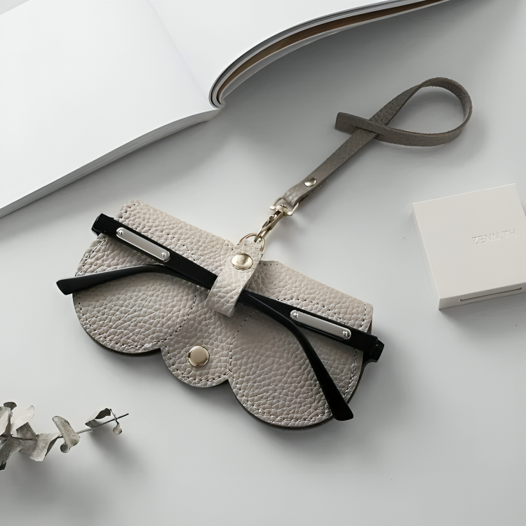 1 + 1 GRATIS HEUTE | OptiPouch | Platzsparendes, stylisches Etui für Ihre Sonnenbrille!
