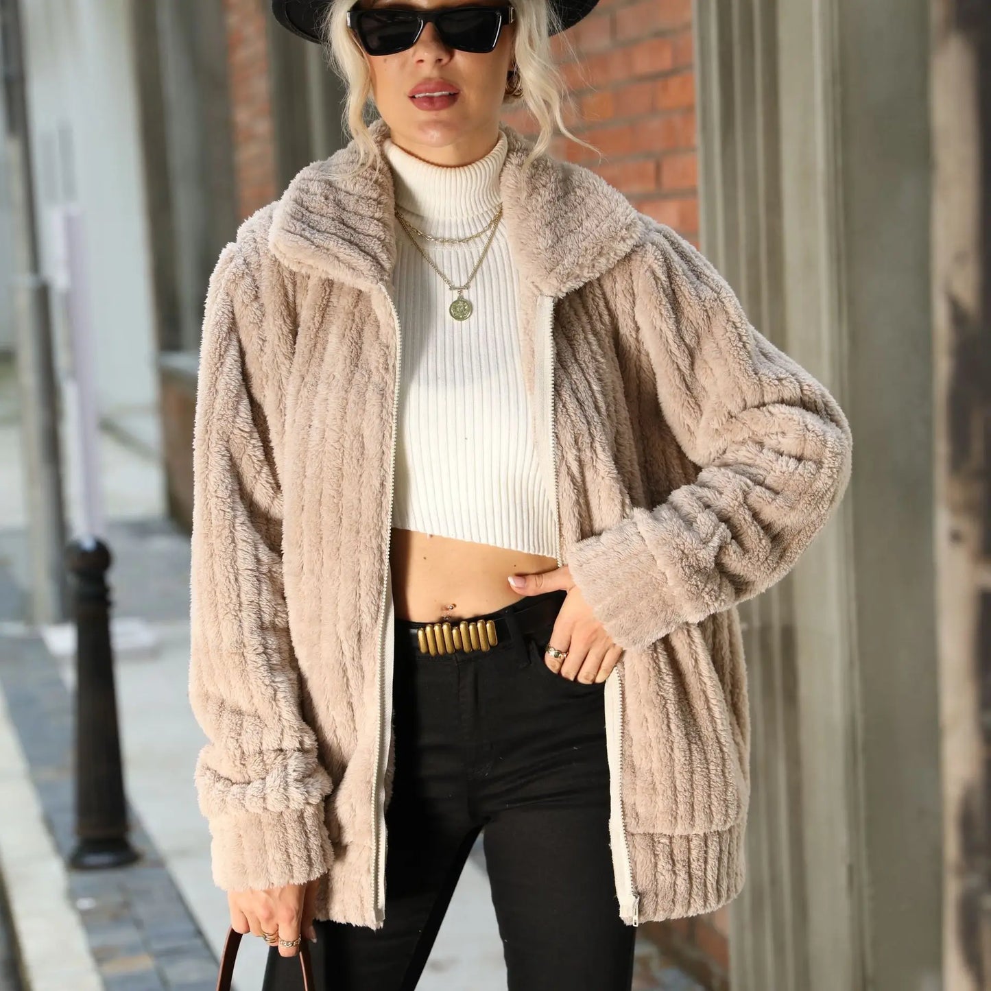 VIVILY | Livia Licht Mantel