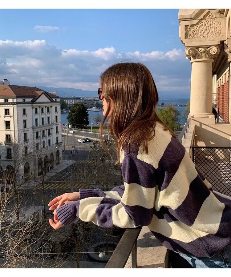 Gemütlicher gestreifter Rundhalsausschnitt Strickpullover