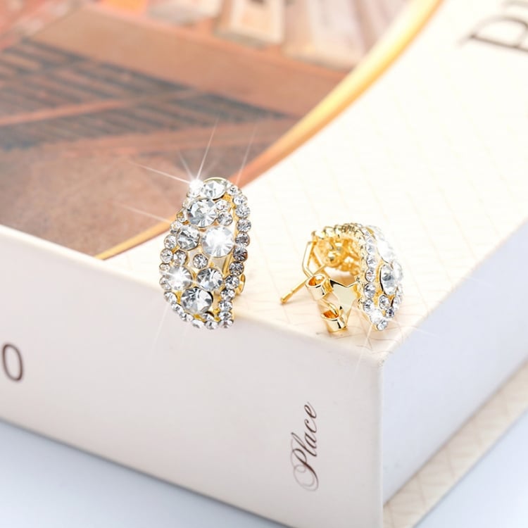 Glänzende Diamantohrringe