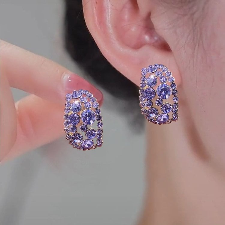 Glänzende Diamantohrringe