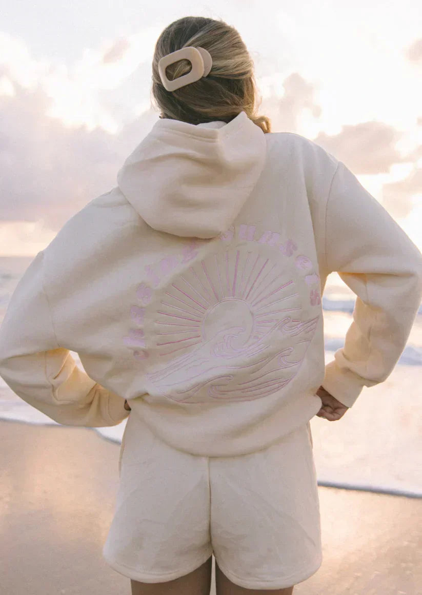 Junio ​​- Brilla con esta sudadera