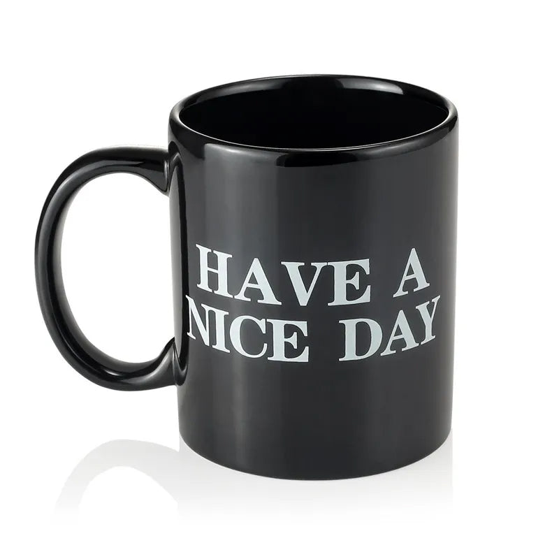 Gluschwein - Lustige Mittelfinger-Tasse „Have a Nice Day“ schwarz