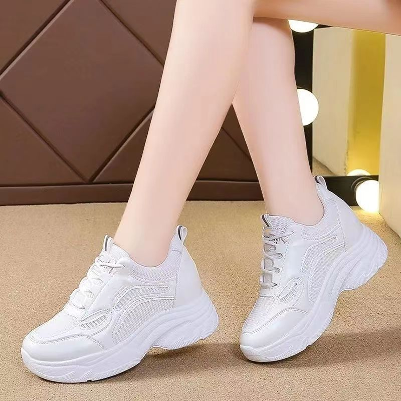 Atmungsaktive Damen-Freizeitschuhe mit dicker Sohle