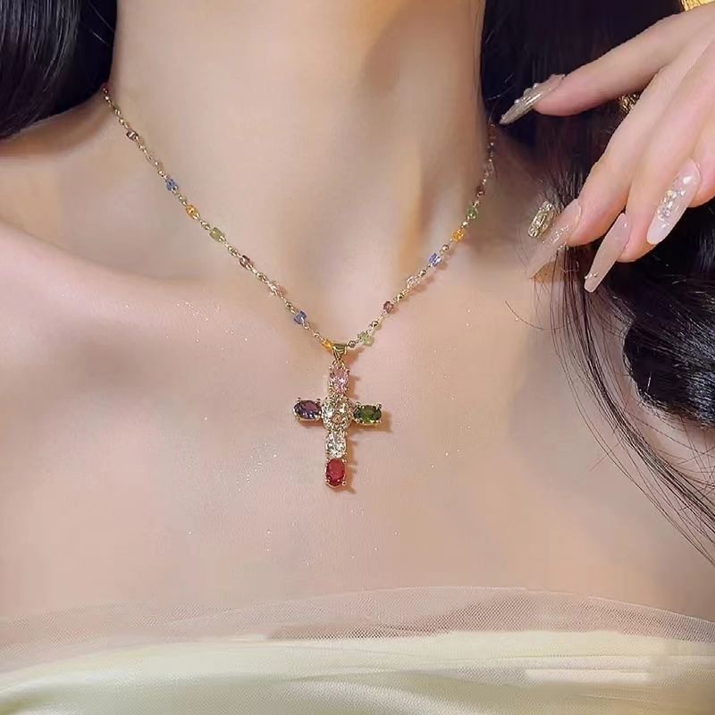 💎 50 % RABATT!! ✝️ Bunte Halskette mit Strass-Kreuzanhänger – leuchtender Glanz, verstellbare Länge & aussagekräftiges Statement ✨