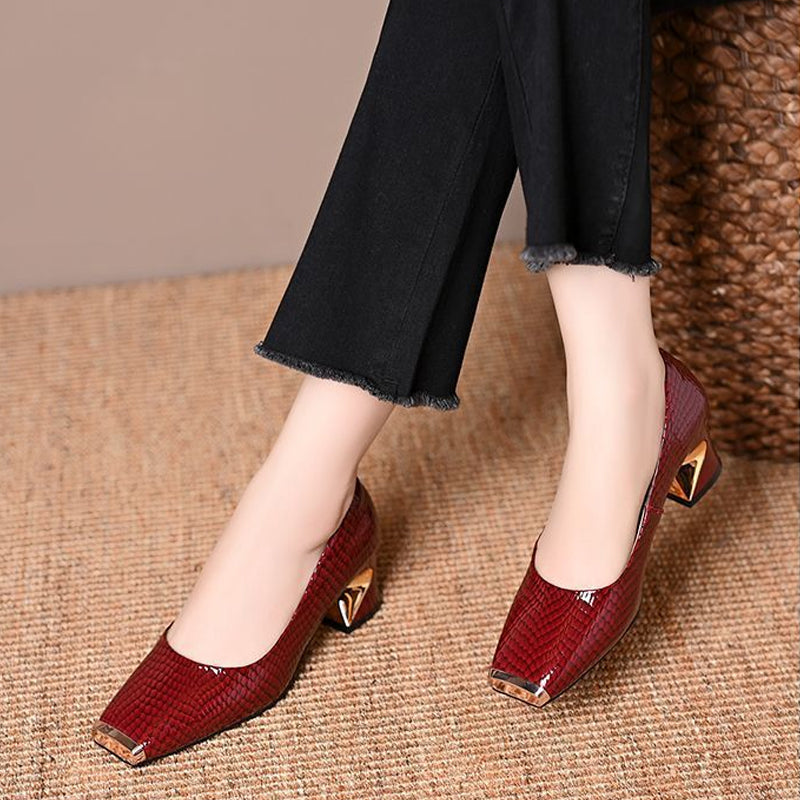 Gluschwein - 👠 Damen-Pumps mit Schlangenmuster und Blockabsatz – Quadratische Zehenpartie, Metallakzente & ganztägiger Tragekomfort ✨