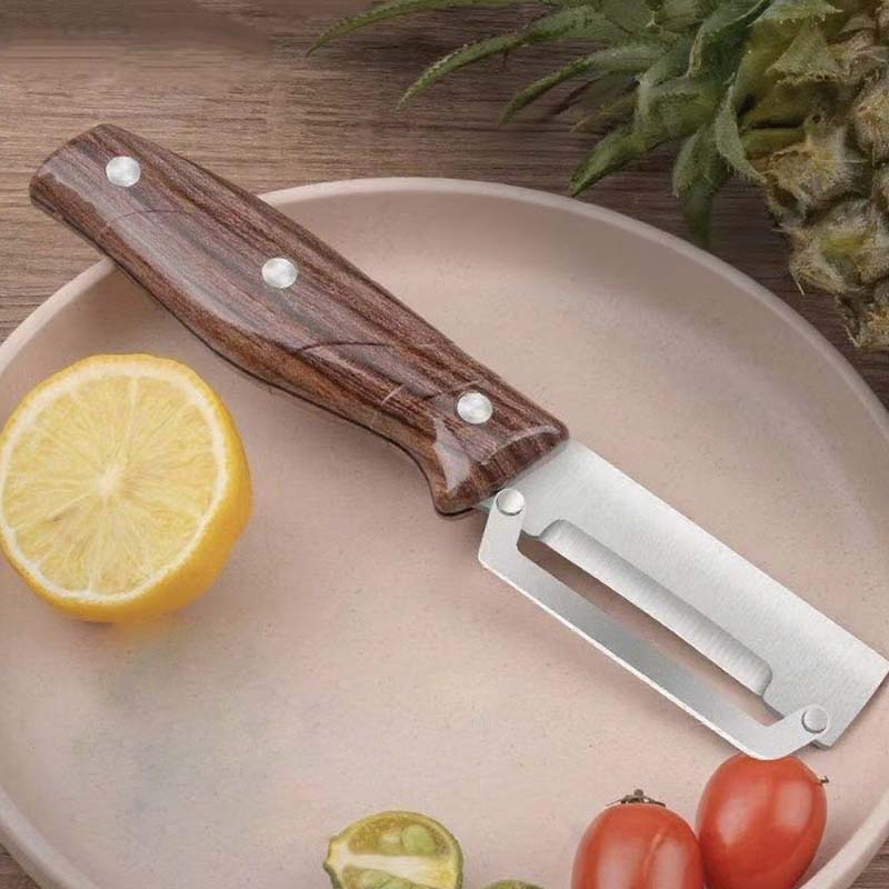 🥕 KAUFE 1 ERHALTE 1 GRATIS! 🔪 Multifunktions-Schäler – Rasiermesserscharfe Klinge, Ergonomischer Holzgriff & Integrierter Flaschenöffner für Die Küche ✨